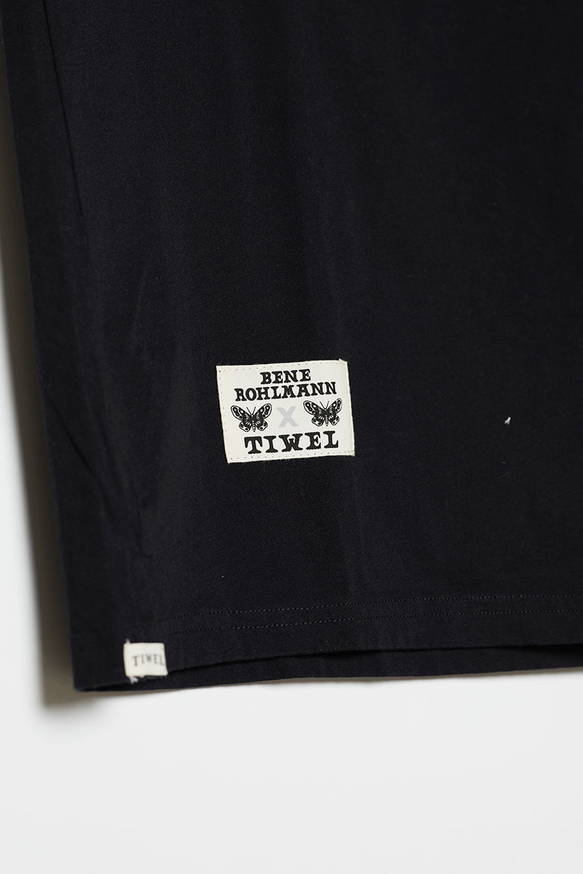 Camiseta Bene-Monkey Black by Bene Rohlmann 04 Camiseta Bene-Monkey Black by Bene Rohlmann 04