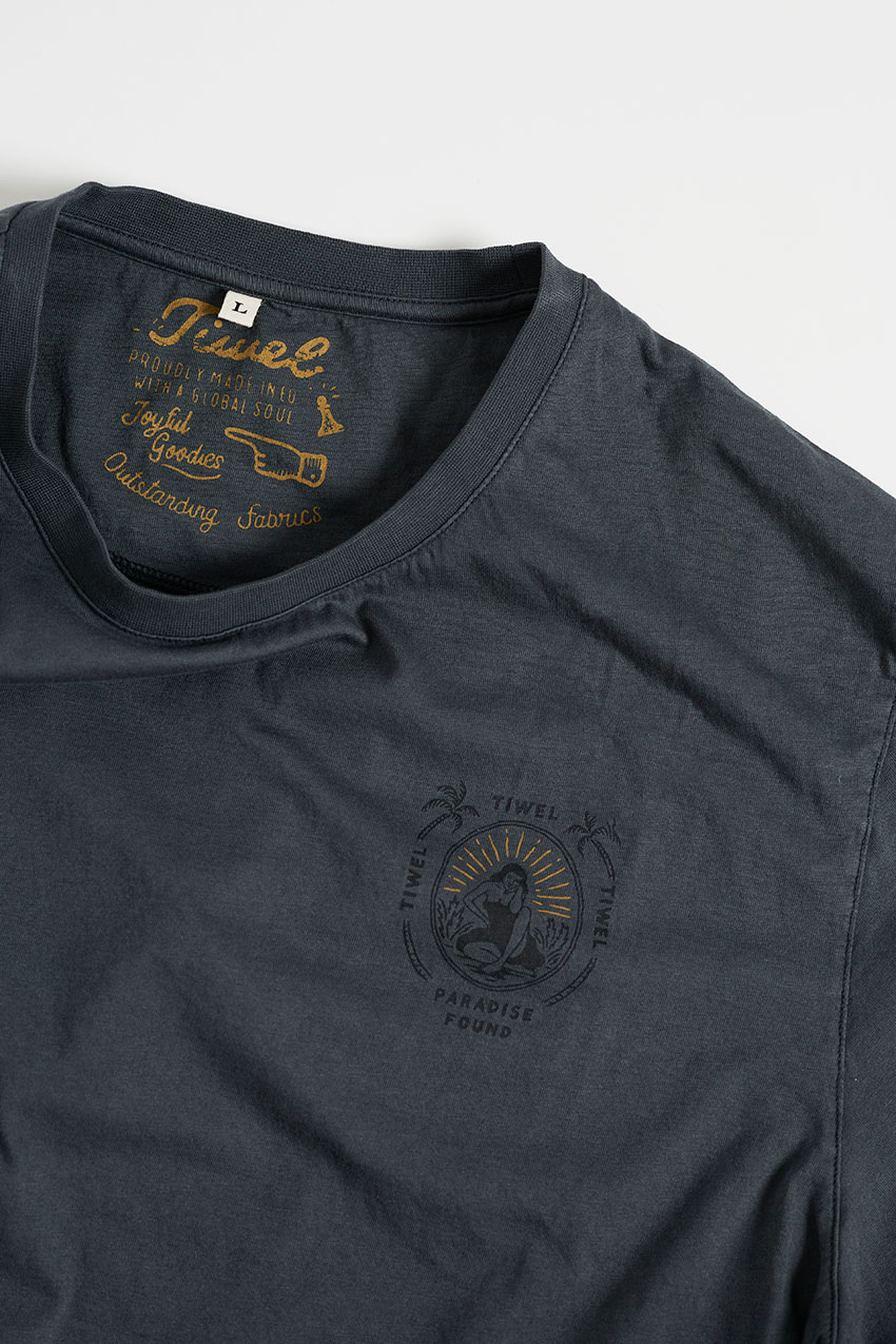 Camiseta Kalie Graphite Shadow 04 Camiseta Kalie Graphite Shadow 04