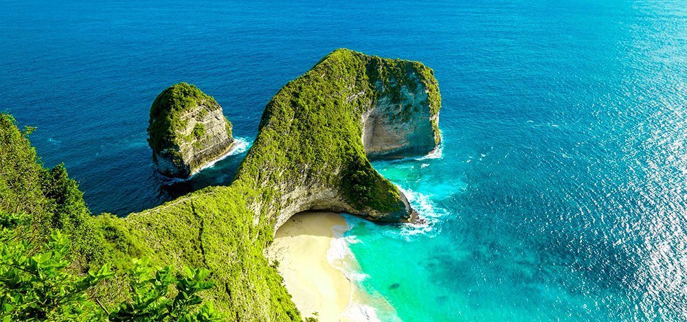 kelingking beach nusa penida-island indonesia