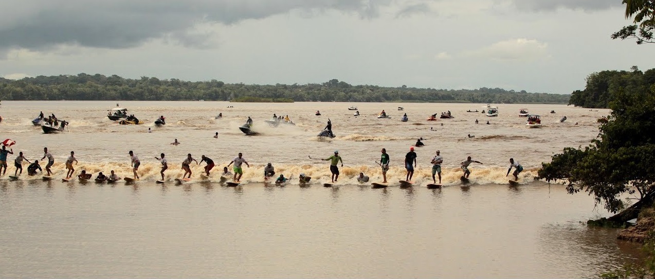 la pororoca ola brasil amazonas rio